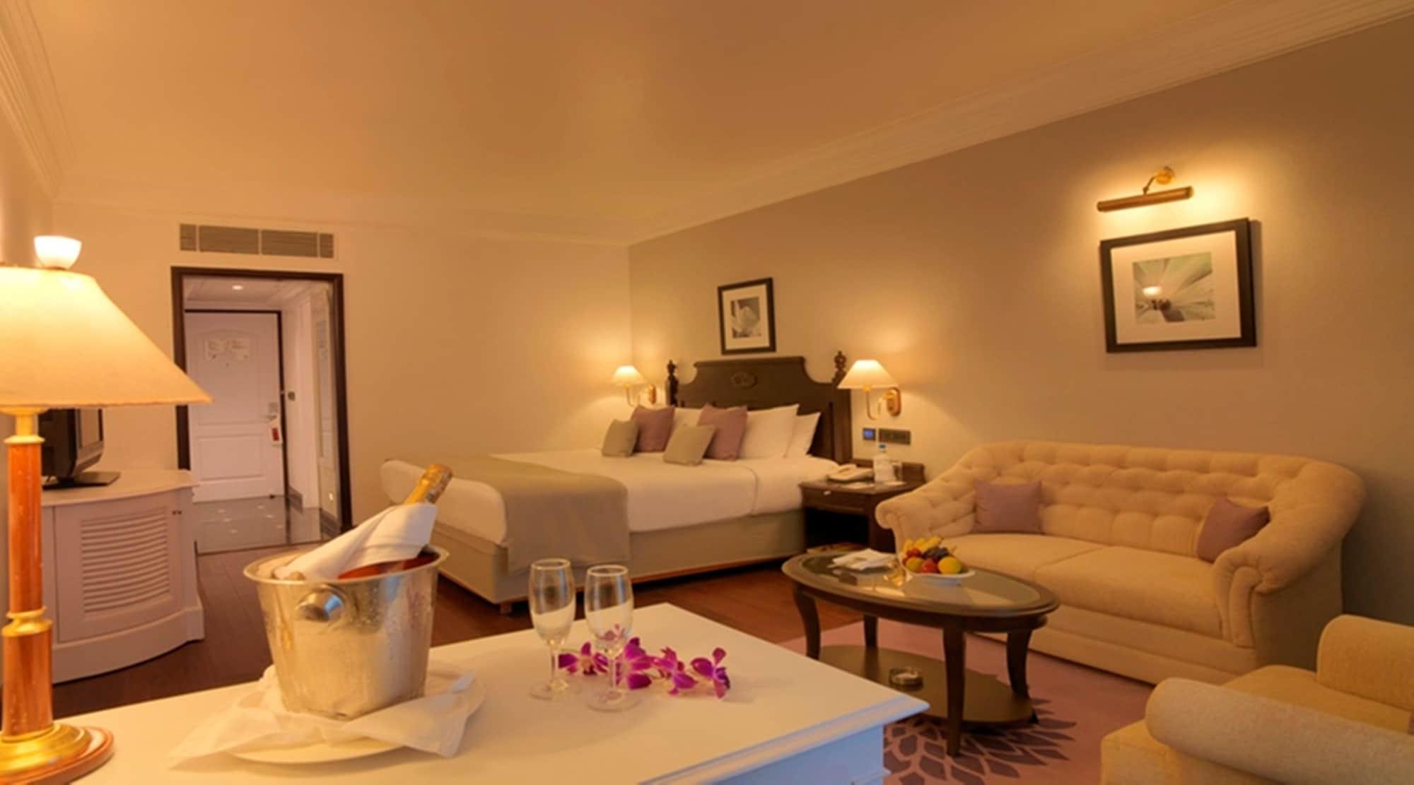 Hotel Royal Orchid Bangalore Dış mekan fotoğraf