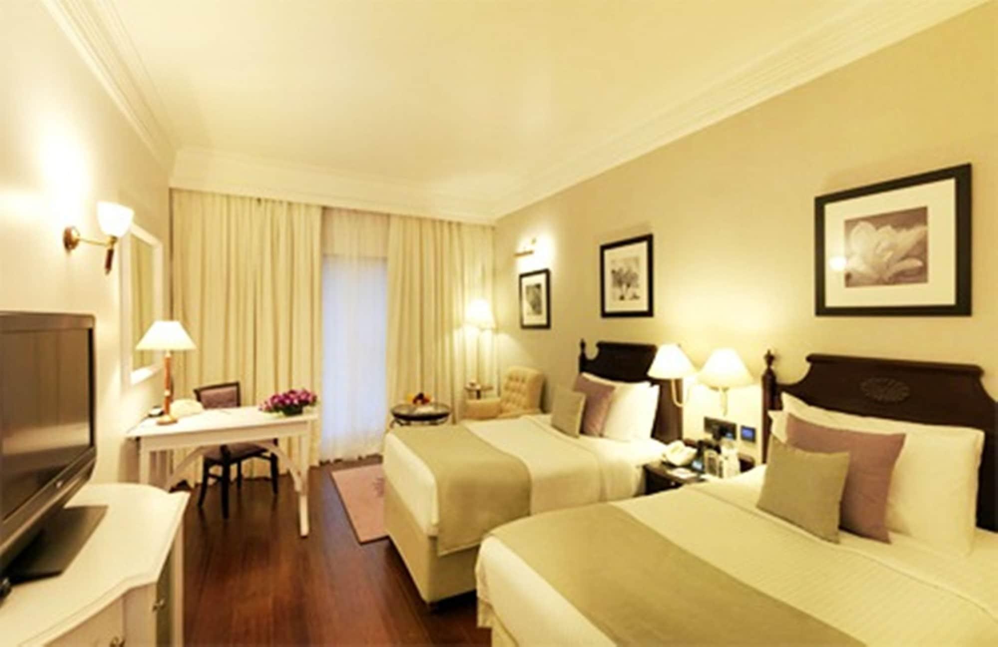 Hotel Royal Orchid Bangalore Dış mekan fotoğraf