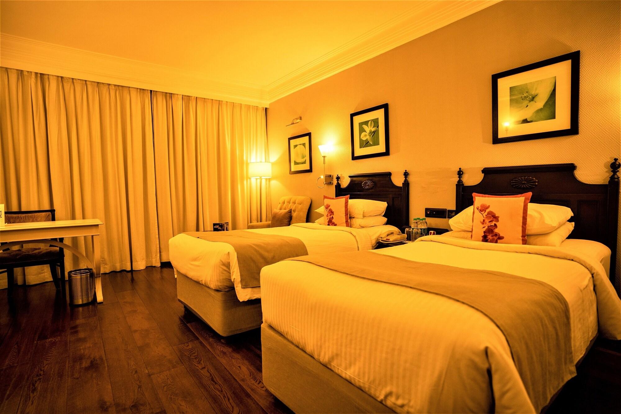 Hotel Royal Orchid Bangalore Dış mekan fotoğraf
