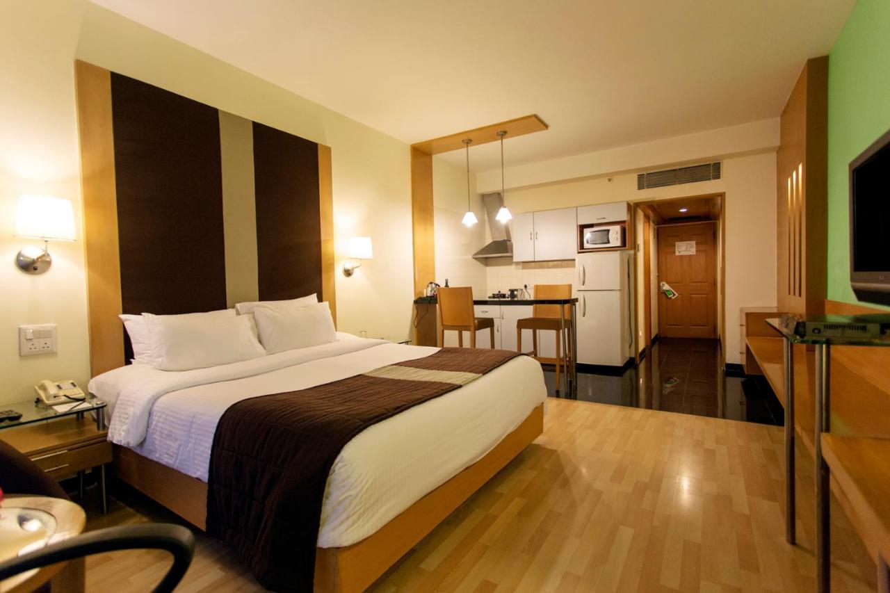 Hotel Royal Orchid Bangalore Dış mekan fotoğraf