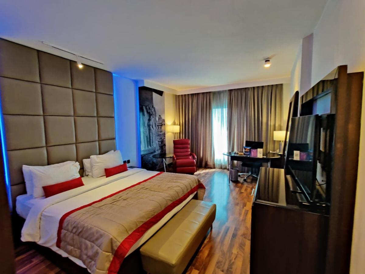 Hotel Royal Orchid Bangalore Dış mekan fotoğraf