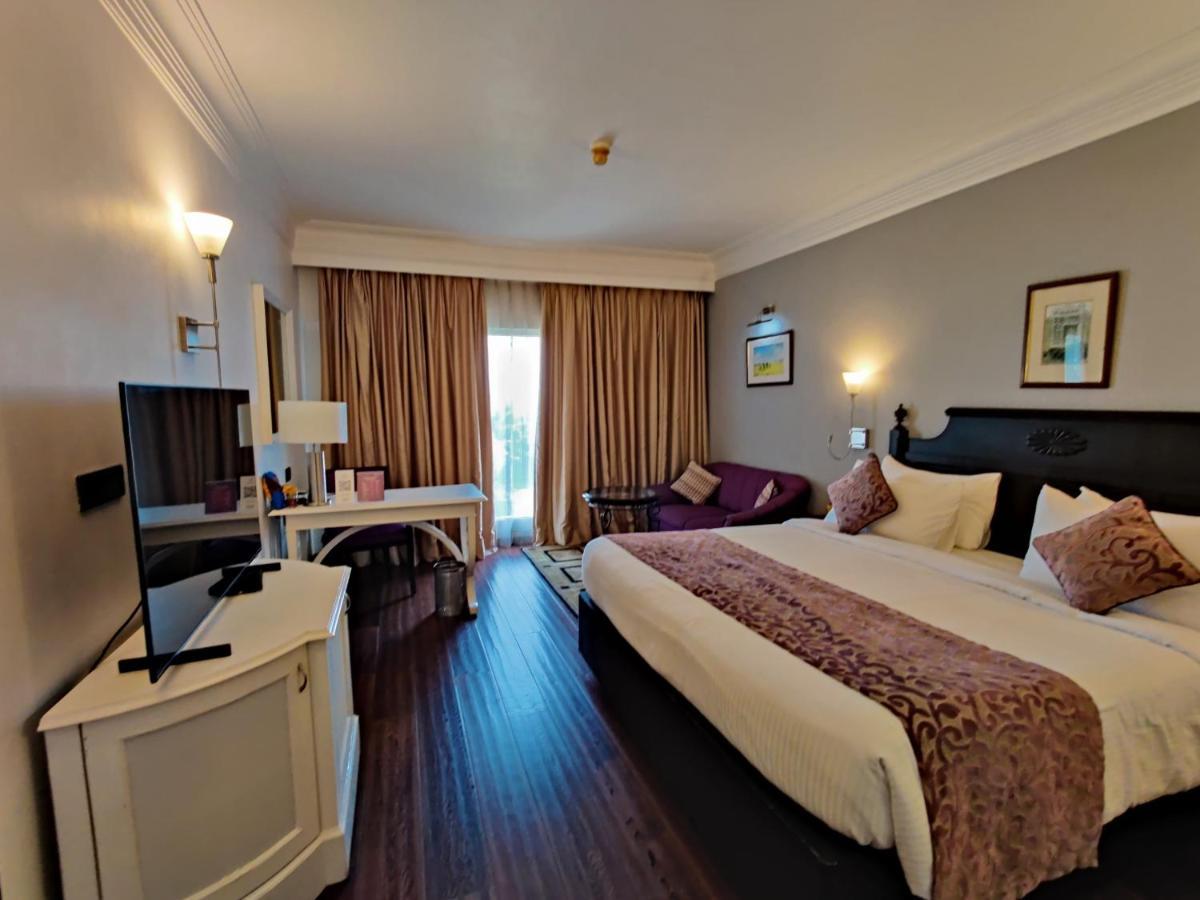 Hotel Royal Orchid Bangalore Dış mekan fotoğraf