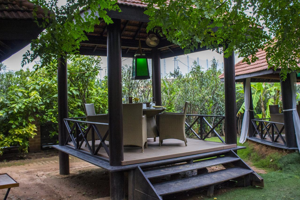Hotel Royal Orchid Bangalore Dış mekan fotoğraf